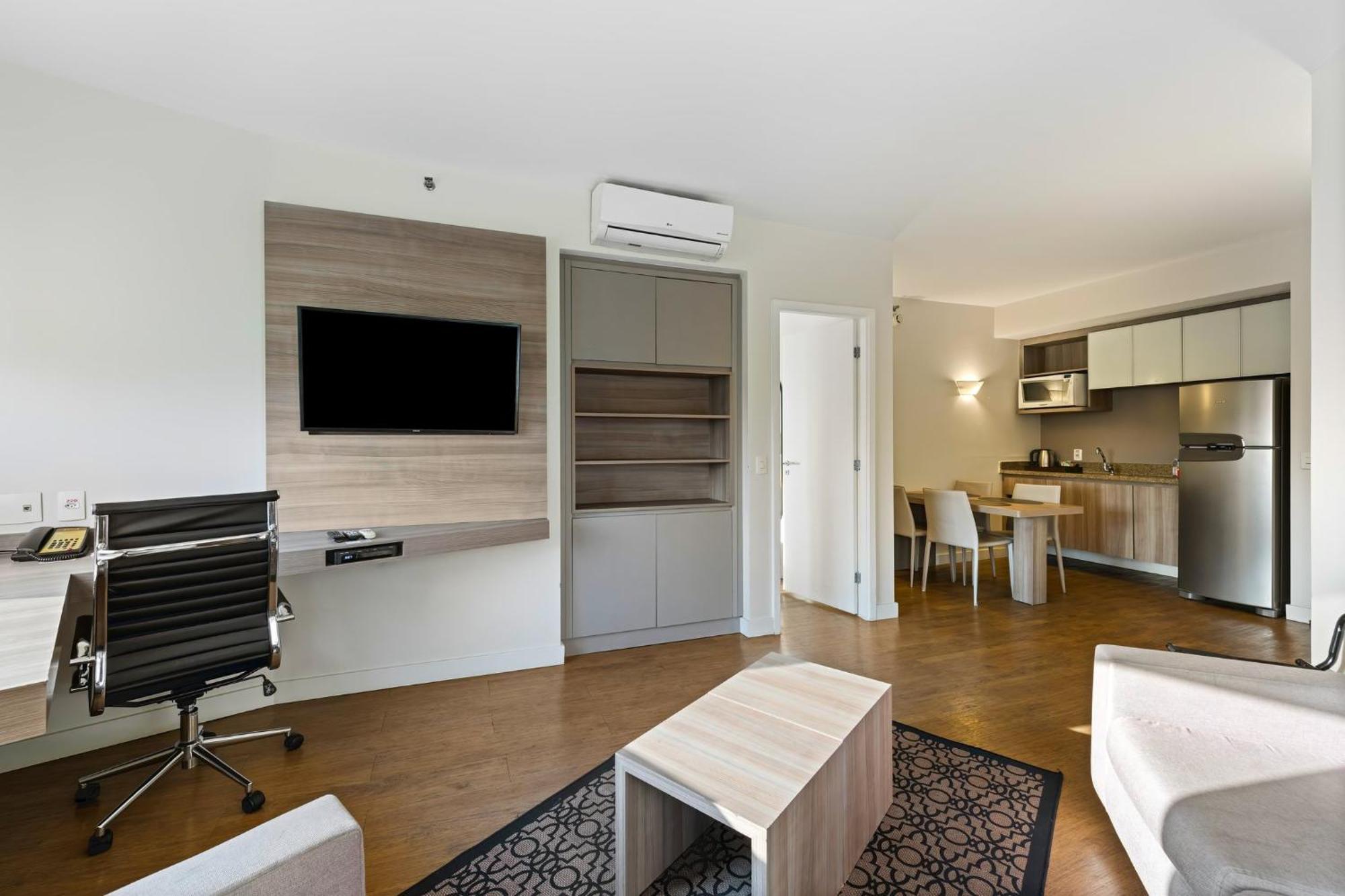 Staybridge By Ihg Hotel